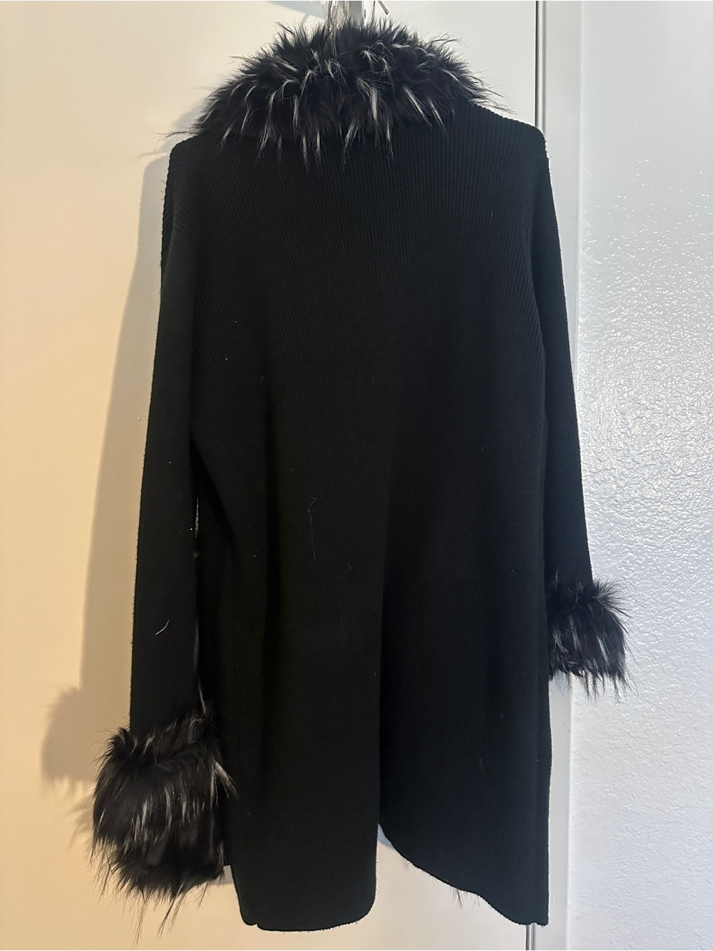 Black Faux-Fur Trim Open-Front Cape Coatigan - Picture 4 of 4
